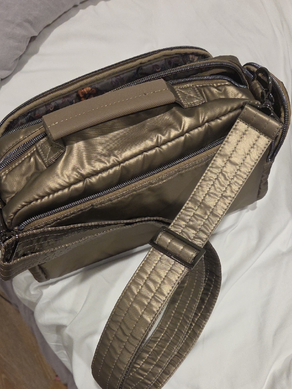lug Quilted Metallic Trolley 2 Crossbody Bag in Metallic Walnut - Picture 4 of 7